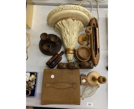 A VINTAGE CASED GENTLEMAN'S GROOMING SET, A WALL SCONCE STYLE SHELF, TREEN WARE ETC. 