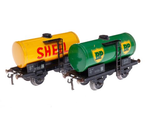 2 Fleischmann Kesselwagen, Spur 0, LS und Alterungsspuren, L 14,5, Z 3