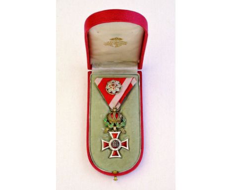 Kleindekoration da Cavaliere di Gran Croce con decorazione di guerra argento dorato con smalti, con marchio del produttore „V