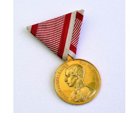Medaglia d’oro al valore, VII emissione Francesco Giuseppe I 1849 – 1859, argento dorato, incisore del conio „K. LANGE“ (Konr