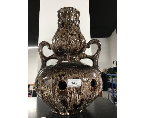WEST GERMAN LAMP BASE