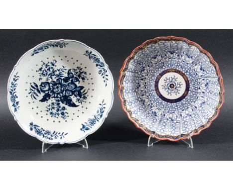 WORCESTER CRESS STRAINER, circa 1780, blue printed in the Pine Cone Group pattern, hatched crescent mark, diameter 23cm; toge