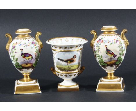 FLIGHT, BARR AND BARR, WORCESTER VASE, painted with a goldfinch on a gilt seaweed ground, iron red painted marks, height 10cm