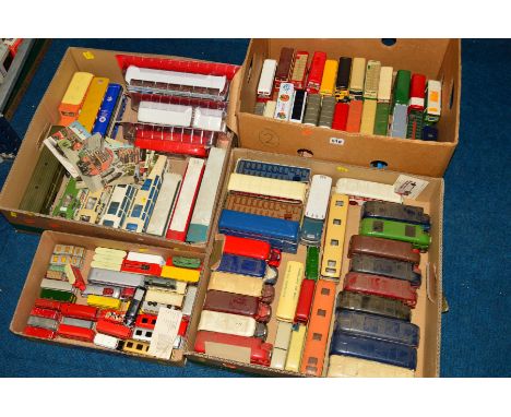 A QUANTITY OF UNBOXED AND ASSORTED PLAYWORN DIECAST BUS AND COACH MODELS, to include Dinky, Corgi, Corgi Classics, Old Cars, 