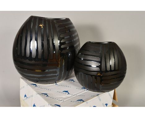 TWO POOLE POTTERY 'VOGUE' PURSE VASES, comprising boxed 26cm vase and a 20cm vase (2)