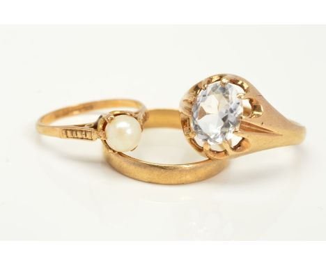 THREE 9CT GOLD RINGS, to include a gold wedding ring, measuring approximately 3.6mm in width, ring size T, a single stone roc