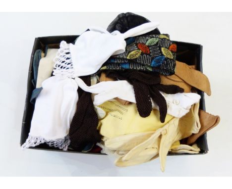 Large selection of vintage ladies' gloves and a vintage cardboard box marked 'The London Look' by Rael-Brook of England 