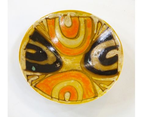 Poole Delphis pottery bowl by Carolyn Bartlett, pattern no.57, with blue backstamp, with geometric arched decoration in ochre