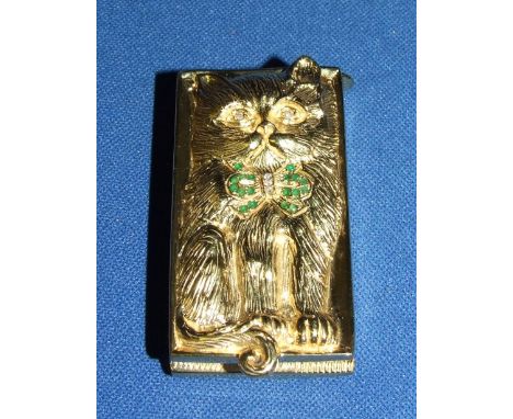 A silver and gold plated emerald and diamond cat vesta
We will post this item worldwide at cost.