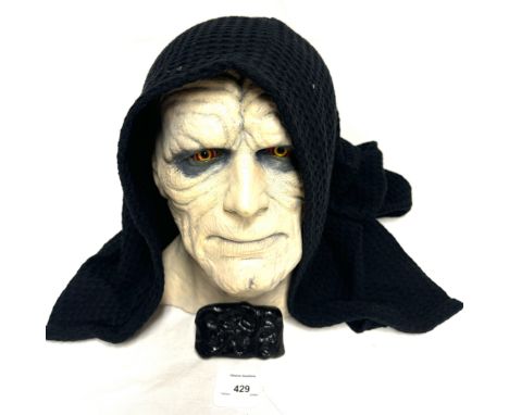 Star Wars The Emperor 1:1 scale Prop Replica Mask, made by Harold Isherwood Props. Star Wars The Emperor 1:1 scale Prop Repli