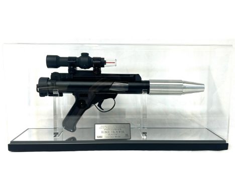 Master Replicas Star Wars Rebel Trooper Blaster 1:1 scale prop replica Master Replicas Star Wars Rebel Trooper Blaster 1:1 sc