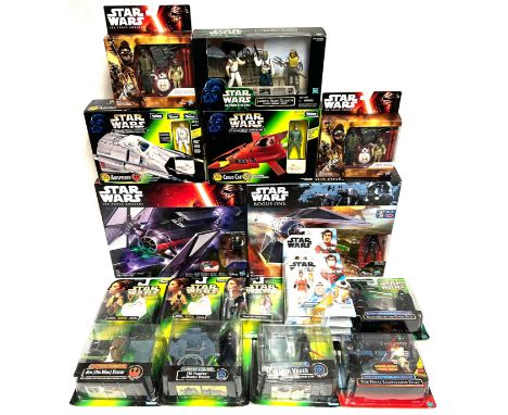 A selection of Modern Star Wars collectables Selection of modern Star Wars collectables including Princess Leia 3 3/4" figure