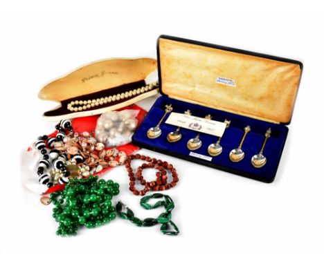 Various items of costume jewellery to include two green jade bead necklaces, a malachite necklace, simulated pearls, etc and 