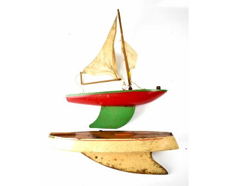 Two vintage pond yachts to include a 'Bowman' yacht body and a 'Star' with defective mast (2).