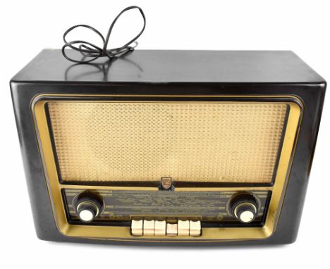 A vintage Philips Bakelite-cased radio, model no.MK39969.