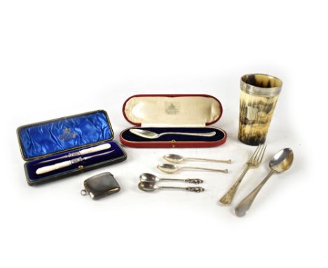 A mixed lot of sundry silver items to include a cased silver spoon, cased mother of pearl handled manicure items, a vesta cas
