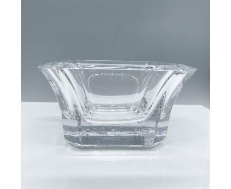 Elegant clear, thick crystal with soft edges. Orrefors signed. Issued: 20th centuryDimensions: 7.5''L x 7.5''W x 4.5''HManufa