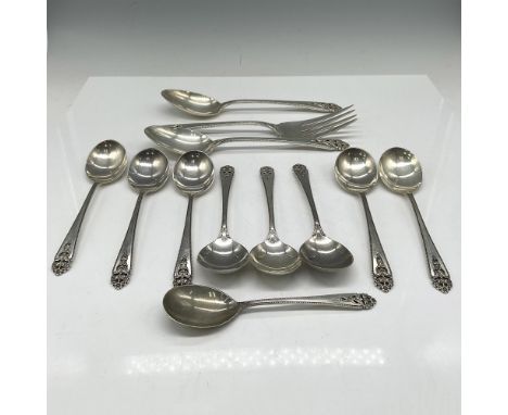 Includes serving utensils, spoons and a teaspoon - 1 serving fork 9", 2 serving spoons 8.25", 8 spoons 6.5" and 1 teaspoon 6"