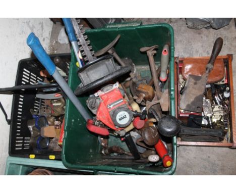 A SELECTION OF TOOLS AND PARTS ETC TO INC A MITSUBISHI HEDGE TRIMMER, DOOR HANDLES ETC