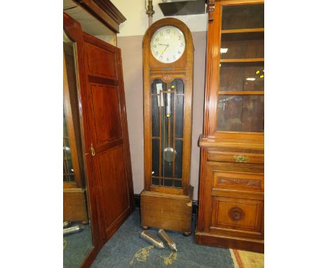 AN ART DECO STYLE OAK CASED LONGCASE CLOCK WITH TRIPLE CHROMED WEIGHTS - H 192 CM - SLIGHT DAMAGE