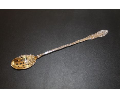 A LONG STERLING SILVER PIERCED SPOON LENGTH - 21CM  