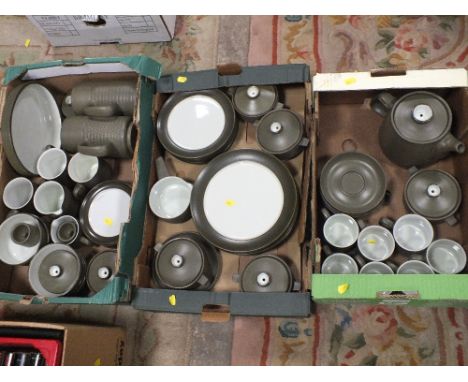 THREE TRAYS OF DENBY CHEVRON CHINA, TO INCLUDE TEAPOT, DINNER PLATES, ETC