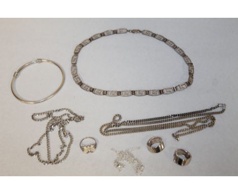 A BAG F STERLING SILVER JEWELLERY TO INCLUDE A BANGLE, CHAINS ETC. 