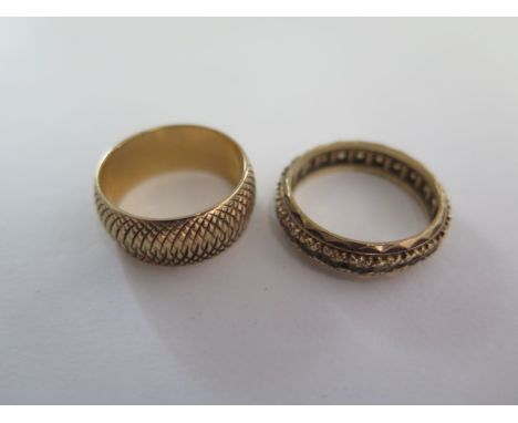 Two 9ct rings, sizes P and M, approx 8.2 grams 