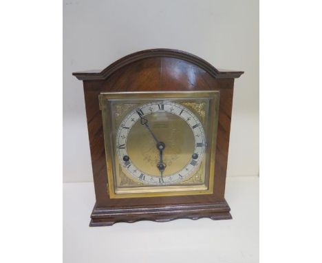 An Elliot 3 train chiming walnut cased mantle clock - Height 26cm - working order 