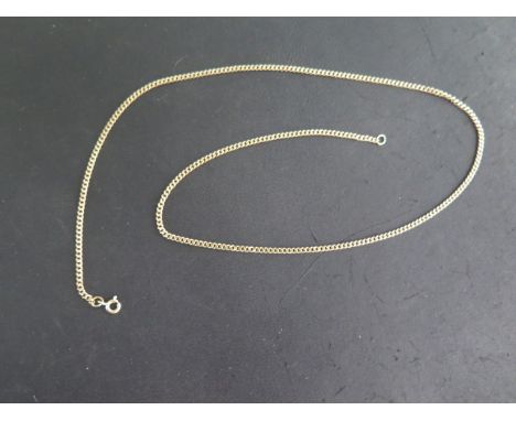 A 9ct yellow gold chain - Length 51cm - approx weight 6 grams - good condition 