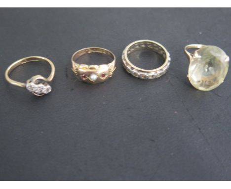 Three 9ct yellow gold rings, sizes M/N, approx 9.9 grams and a gold and white metal ring, size M, approx 3.5 grams 