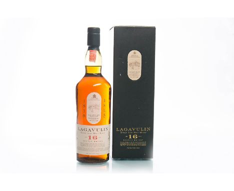 LAGAVULIN AGED 16 YEARS - WHITE HORSE DISTILLERSSingle Malt Scotch Whisky. '1816' and 'ISLA' in gold text, indicating an earl