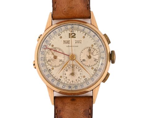 A Leonidas 18 ct gold gentlemans wristwatch circa 1950, with triple calendar and chronograph function with manual winding mov