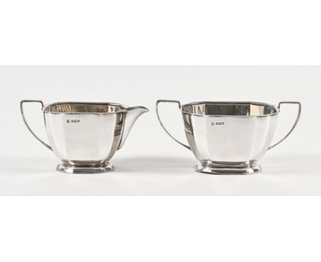 A silver sugar basin and milk jug, Sheffield 1940, maker Cooper Brothers & Sons Limited. 355 grams.