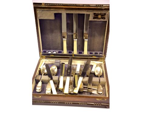 Boxed vintage Viners cutlery set with bone handled knives. P&amp;P Group 2 (£18+VAT for the first lot and £2+VAT for subseque