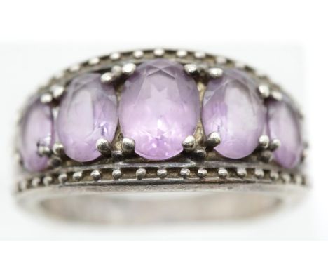 925 silver vintage amethyst set ring, size Q. P&amp;P Group 1 (£14+VAT for the first lot and £1+VAT for subsequent lots) 