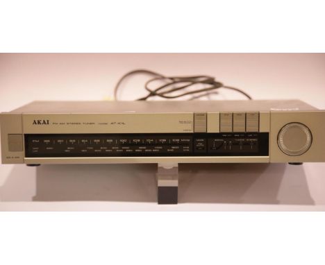 Akai AT K1L stereo tuner. P&P Group 3 (£25+VAT for the first lot and £5+VAT for subsequent lots)Condition Report: All electri