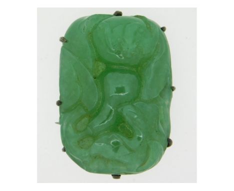 A 19thC. Chinese jade brooch with carved bat decor mounted in white metal, 41mm x 28mm, 34.5g 