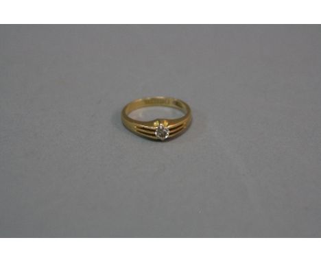 AN EARLY 20TH CENTURY 18CT GOLD DIAMOND SINGLE STONE RING, estimated old European cut weight 0.30ct, colour assessed as M-N, 