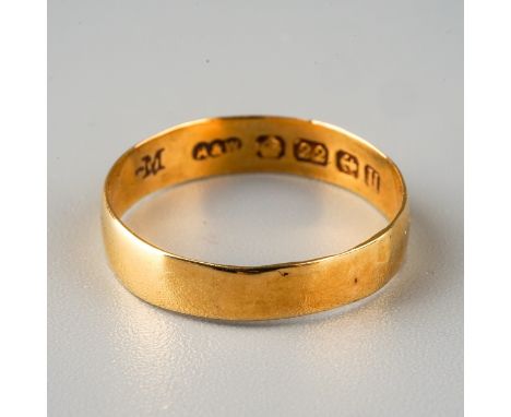 A 22ct yellow gold wedding band ring, size L1/2, approx 1.6g 