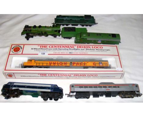 A boxed Bachmann Union Pacific Centennial, together with a selection of American coaches