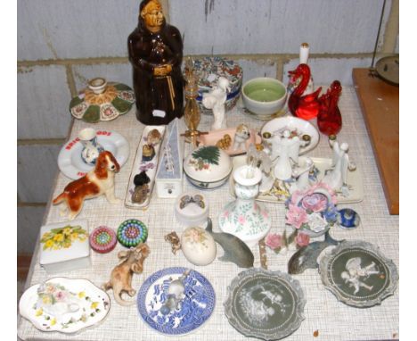Various collectable ceramic ware, paperweights
