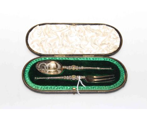 Edwardian silver-gilt seal top fork and spoon, London 1901, cased