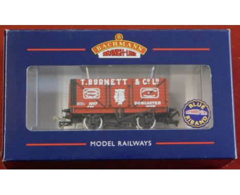 Bachmann 37-125K 8 Plank Wagon 'T Burnett &amp; Co'. Mint in box.