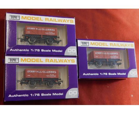 Dapol Model Railways Berry Hill Collieries, 1:76 scale model (3). Mint in box.