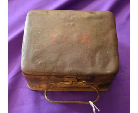 Swedish made 1930-1950s made Camp Stove Optimus 00, made in Upplands-Vasby. In need of tlc but the contents of the stove is c