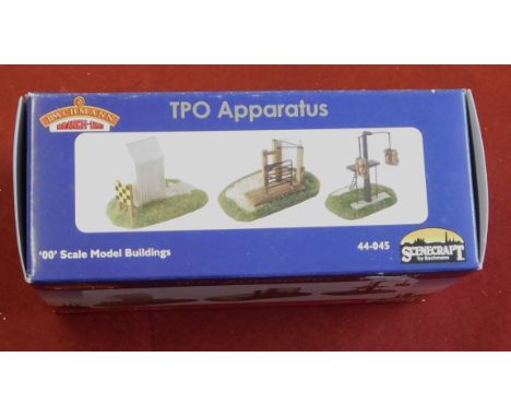 Bachmann Branch-Line Two Storey Office Block 44-018. Mint in box.