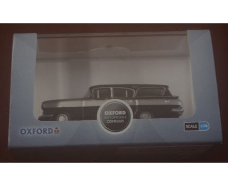 Oxford 76CFE004 Silver Grey/Black Vauxhall Cresta Friary Estate. Mint in box.