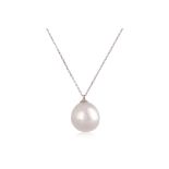 A SOUTH SEA CULTURED PEARL NECKLACE