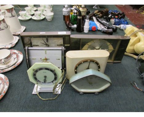 6 vintage mantle clocks to include Smiths